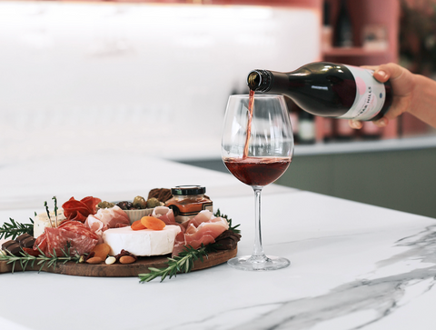 Five tips to creating a cheeseboard that matches with your wine!